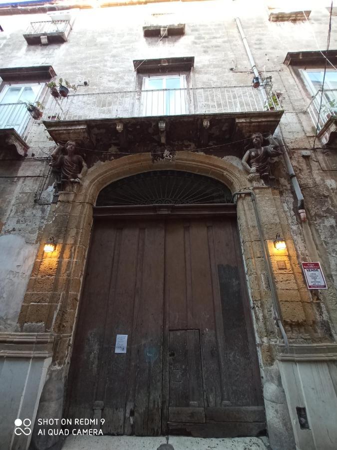 Palazzo Saraceno Apartment-Taras Taranto Bagian luar foto