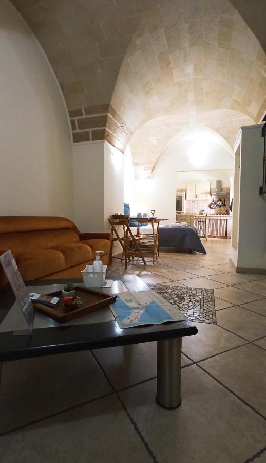 Palazzo Saraceno Apartment-Taras Taranto Bagian luar foto