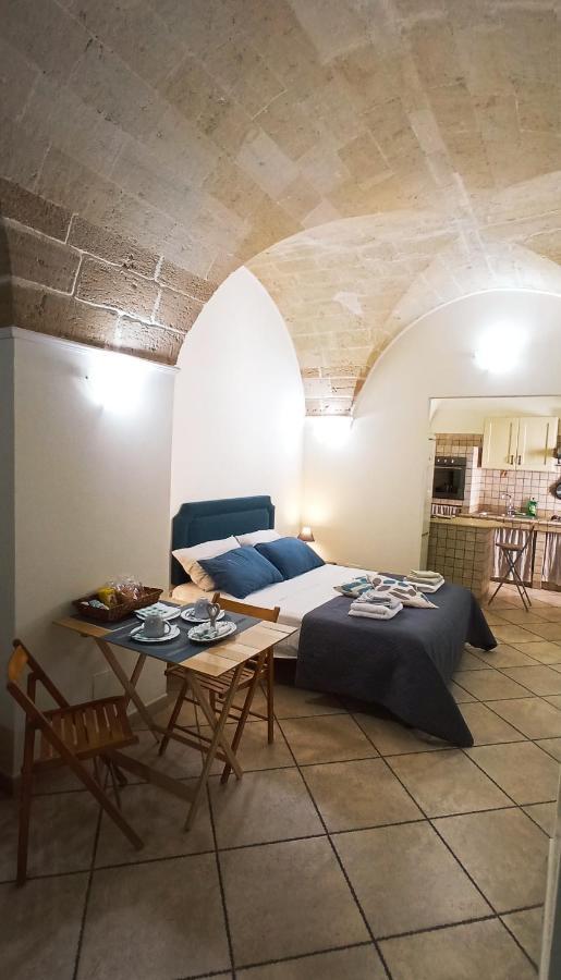 Palazzo Saraceno Apartment-Taras Taranto Bagian luar foto