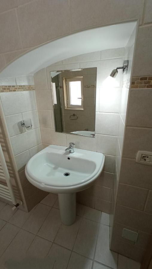 Palazzo Saraceno Apartment-Taras Taranto Bagian luar foto